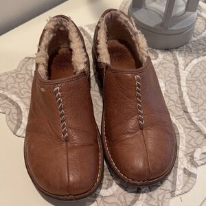 UGG Brown Leather women’s Loafers with Shearling Lining